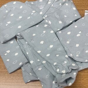 Baby/Newborn Layette 6 Piece Bliss Light Gray Cloud Print Bodysuit Bundle